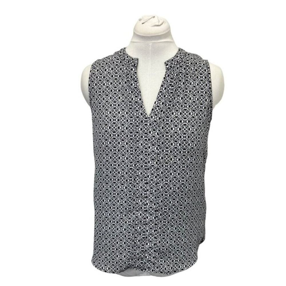 Pleione Women’s Sleeveless Split-neck Blouse Black/White Patterned S